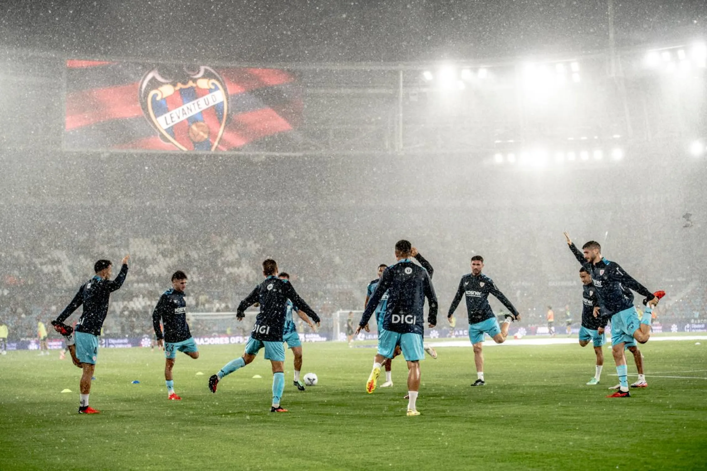 Partido suspendido. Así hemos vivido la previa del Levante-Athletic
