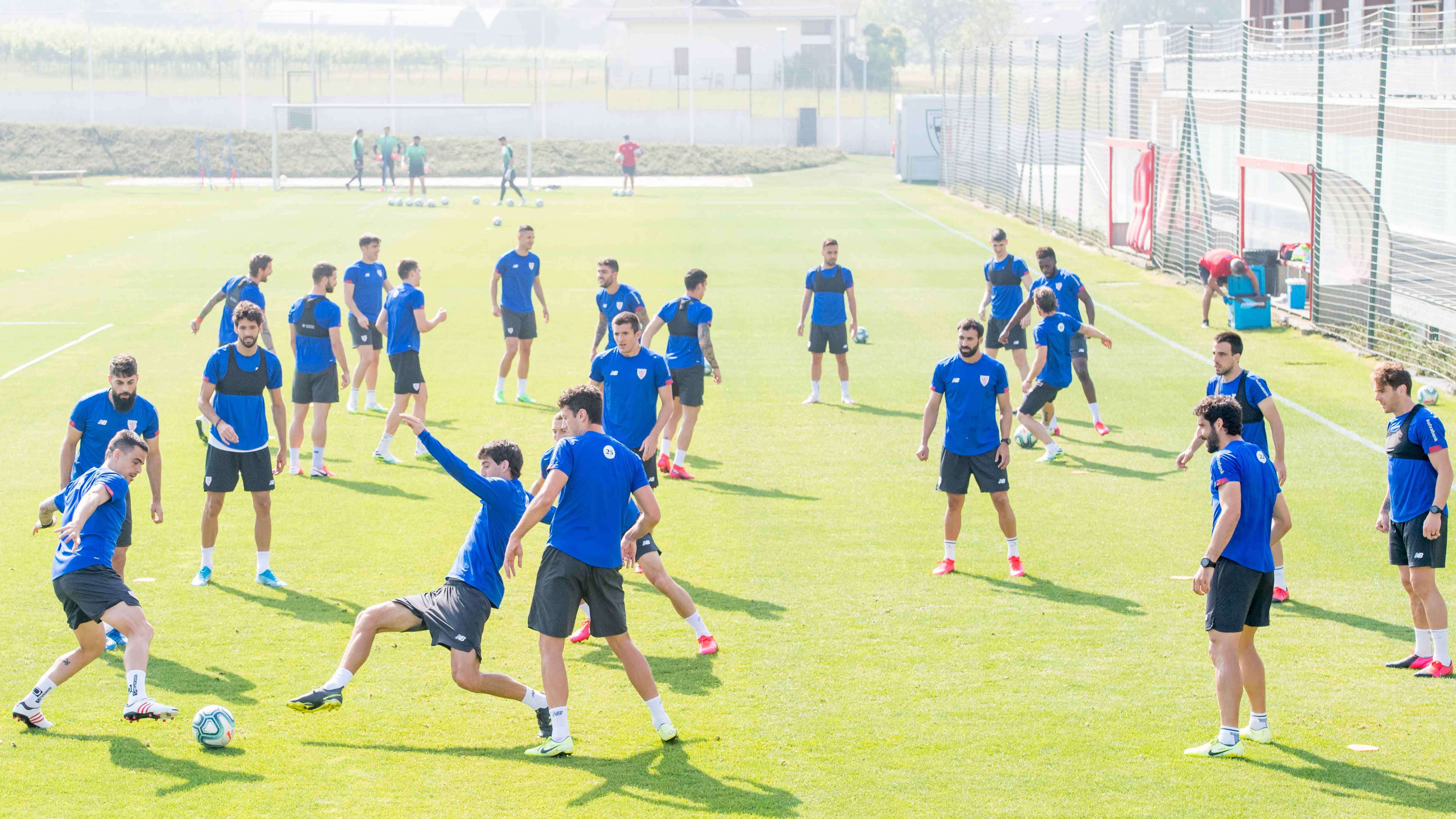 Pictures of this Tuesday’s training session